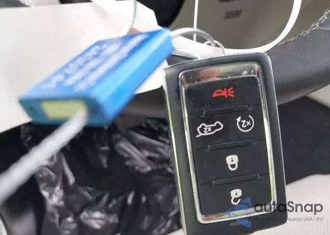 2022 Jeep Wagoneer Series Iii 4X2 from USA, damaged, VIN 1C4SJUDT3NS106200